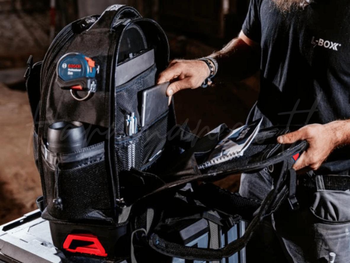 Chất liệu chống nước giúp Bosch L-BOXX Contractor Backpack bảo vệ đồ nghề tốt hơn.