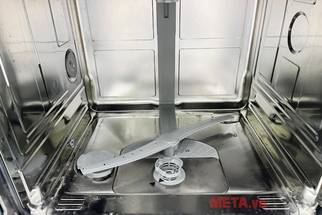 Nhiệt độ tối đa 70°C hỗ trợ làm sạch vết bẩn cứng đầu.