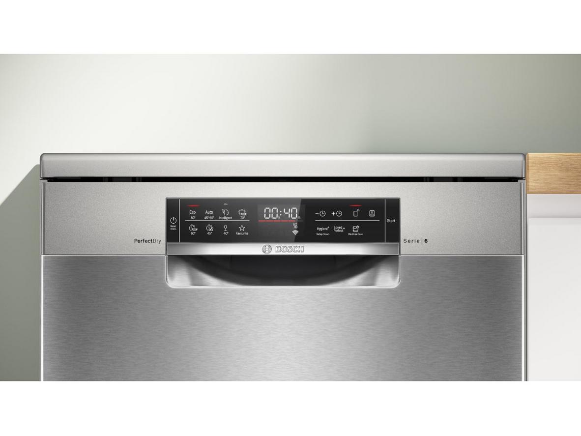 Kích thước 845 x 600 x 600 mm giúp việc bố trí máy trong bếp tiêu chuẩn trở nên thuận tiện.