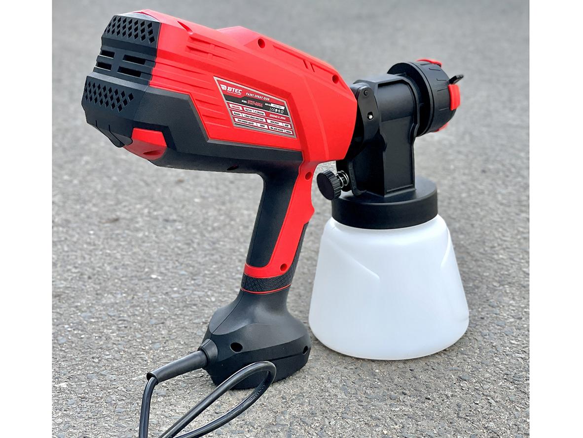 Công suất 600W kết hợp lưu lượng 1.200 ml/phút giúp hoàn thiện nhanh và đều hơn.