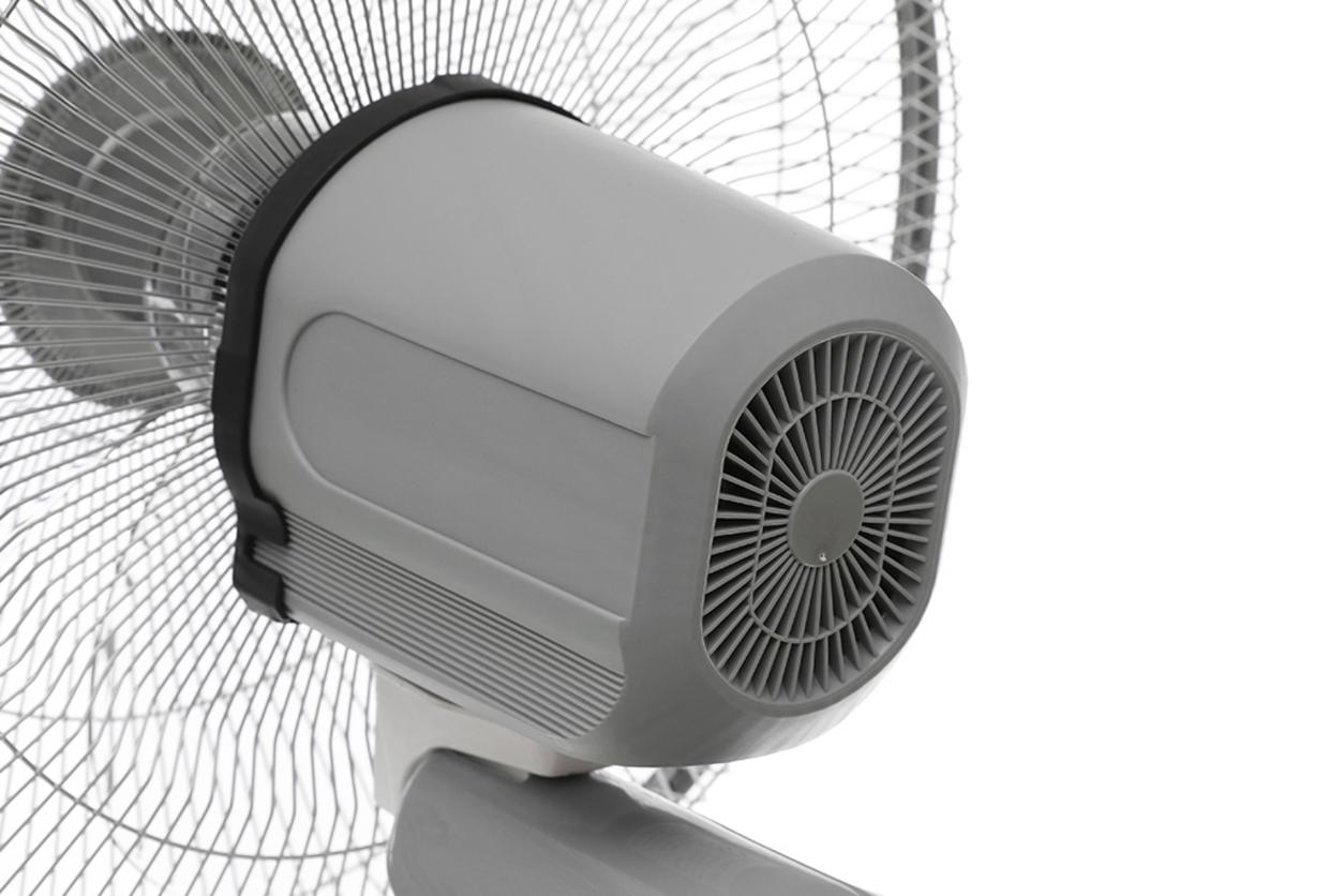Công suất 55W và cánh 40 cm giúp quạt treo tường Asia tạo gió ổn định cho không gian gia đình nhỏ đến vừa.