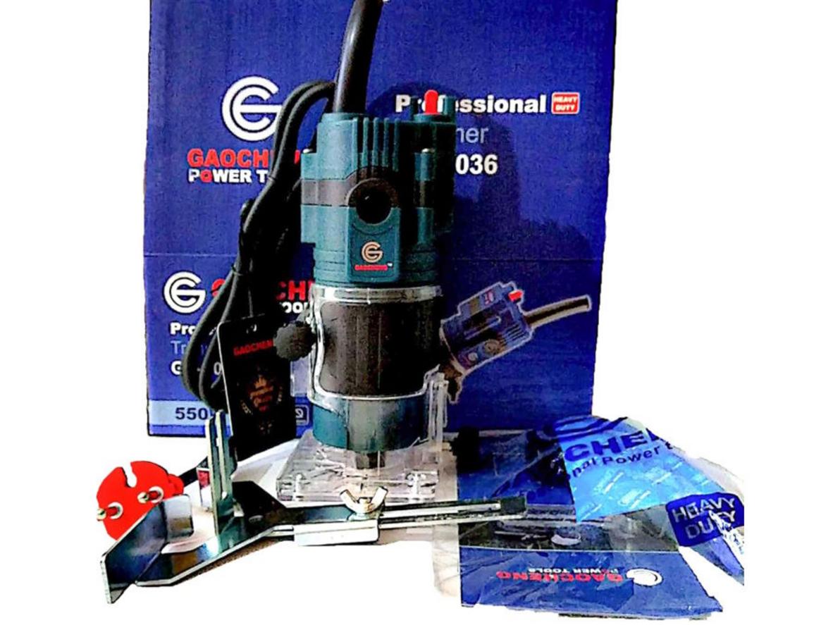 Đầu cặp 6–6.35mm hỗ trợ nhiều mũi phay tiêu chuẩn phổ biến.