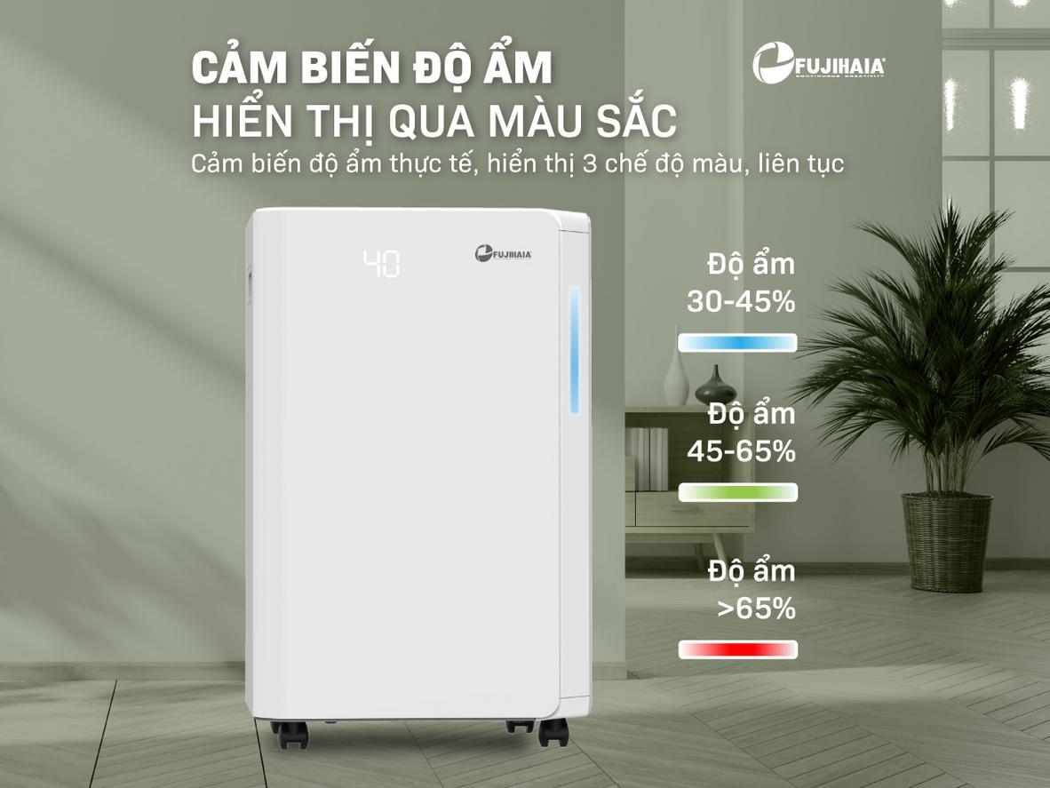 Bình nước 4,5 lít giúp giảm số lần đổ nước.