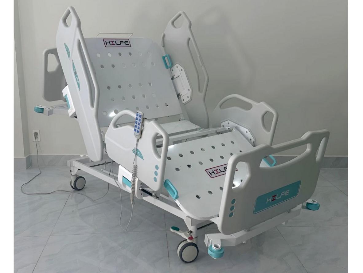 Điều khiển bằng điện giúp thao tác nhanh và nhẹ hơn cho người chăm sóc.