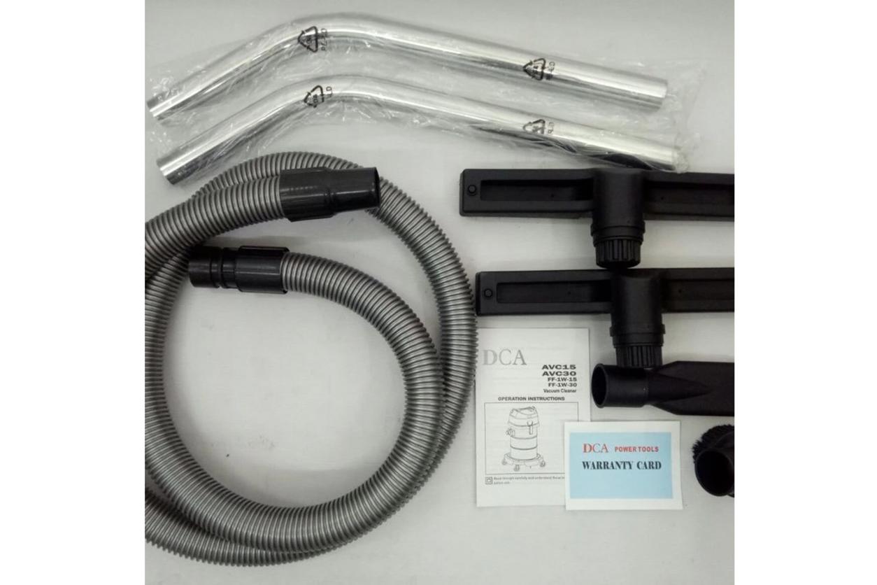 Động cơ 1.200W của DCA AVC30 hỗ trợ hút khô và ướt ổn định.
