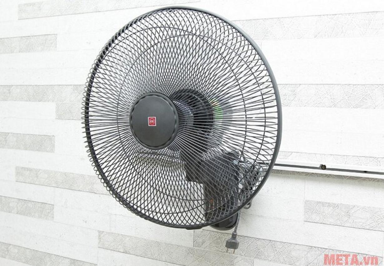 Động cơ bạc đạn giúp Quạt treo tường KDK M40M vận hành êm và bền.