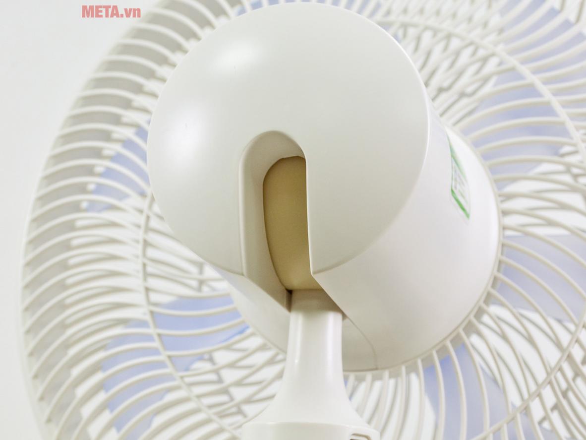 Động cơ DC 30W giúp quạt vận hành êm và tiết kiệm điện.