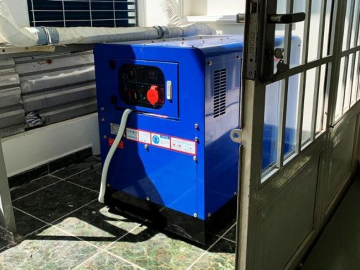 Động cơ diesel 22HP của Hyundai DHY12500SE-3 cho độ bền cao và khả năng chạy dài giờ.