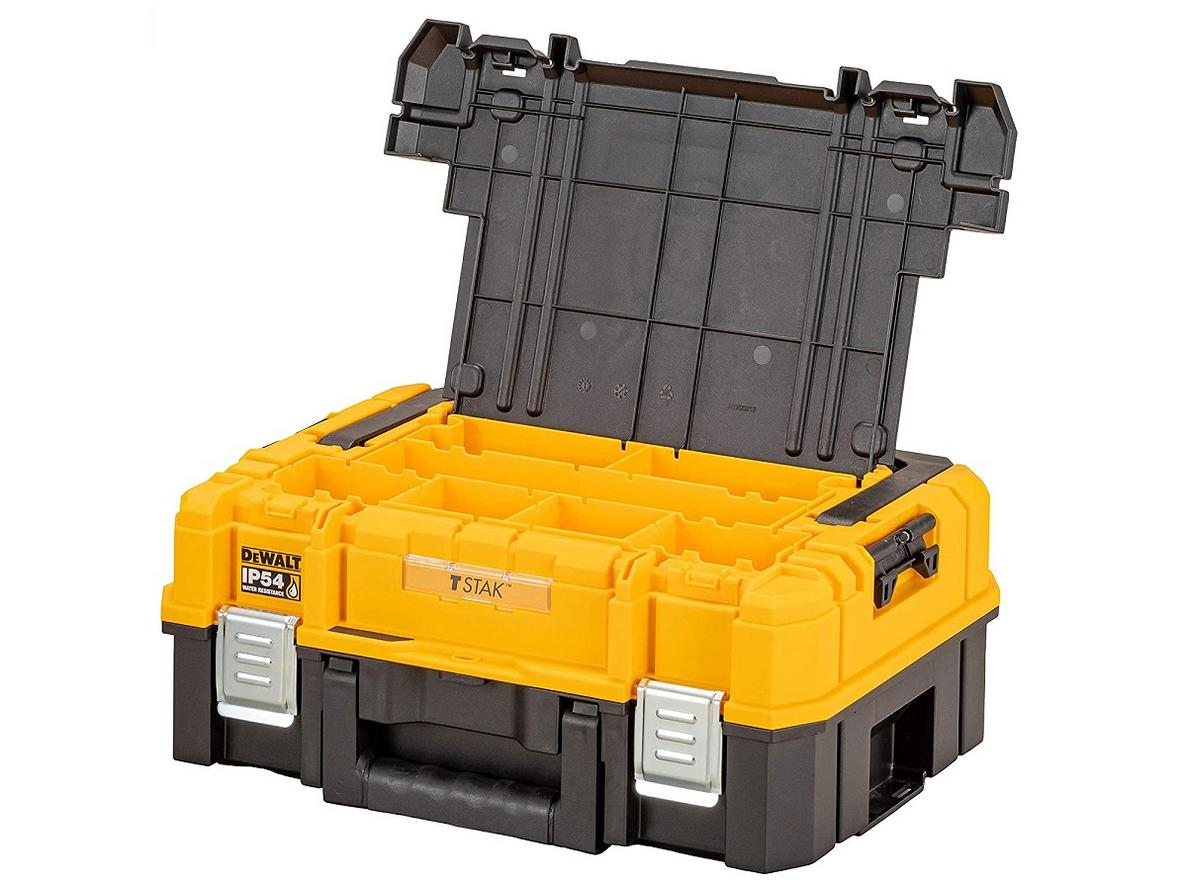 Chuẩn TSTAK IP54 giúp hộp hạn chế bụi và nước bắn nhẹ khi làm việc ngoài công trường.