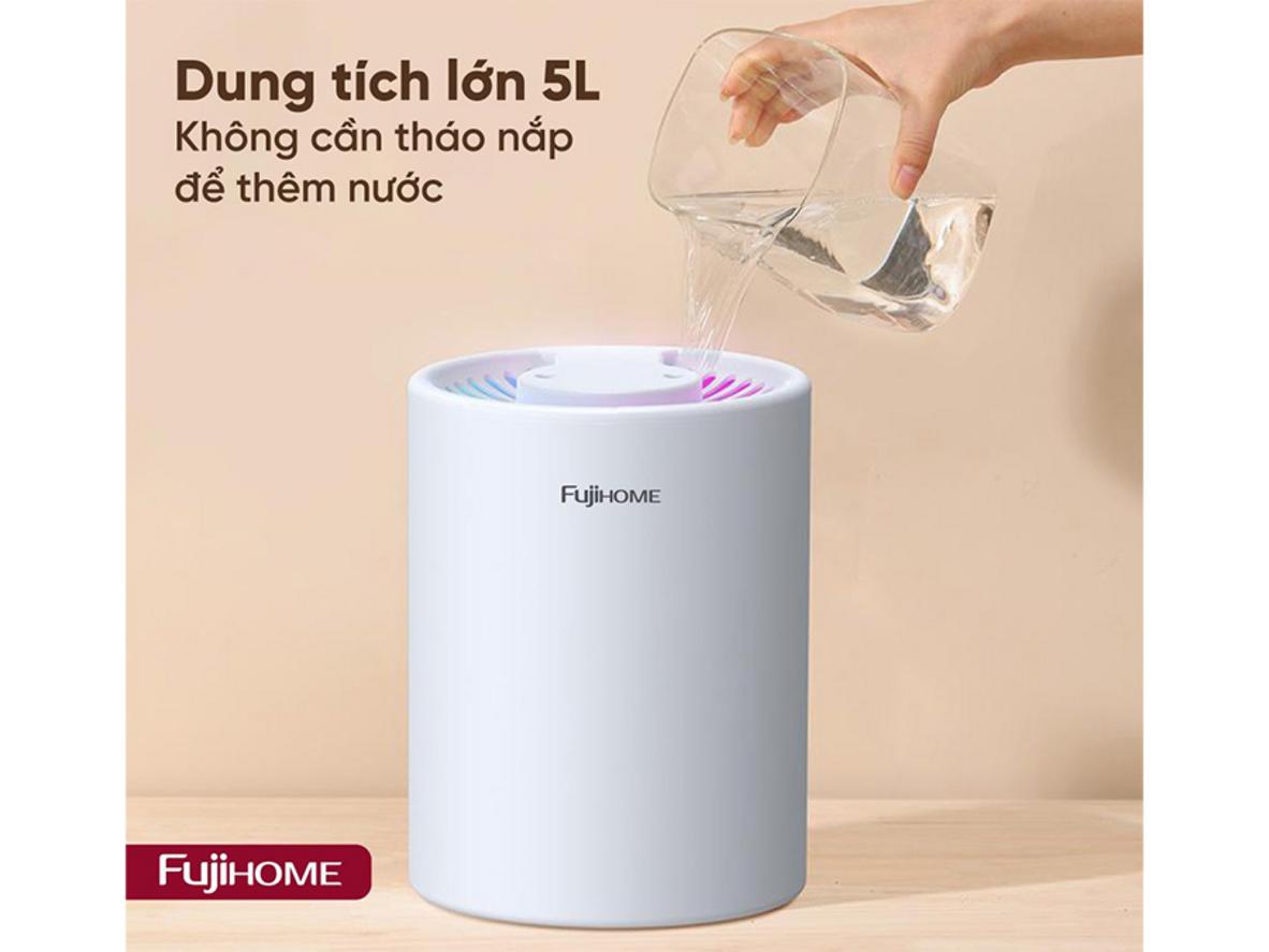 Đèn LED 7 màu giúp HM05A vừa tạo ẩm vừa làm đèn ngủ.