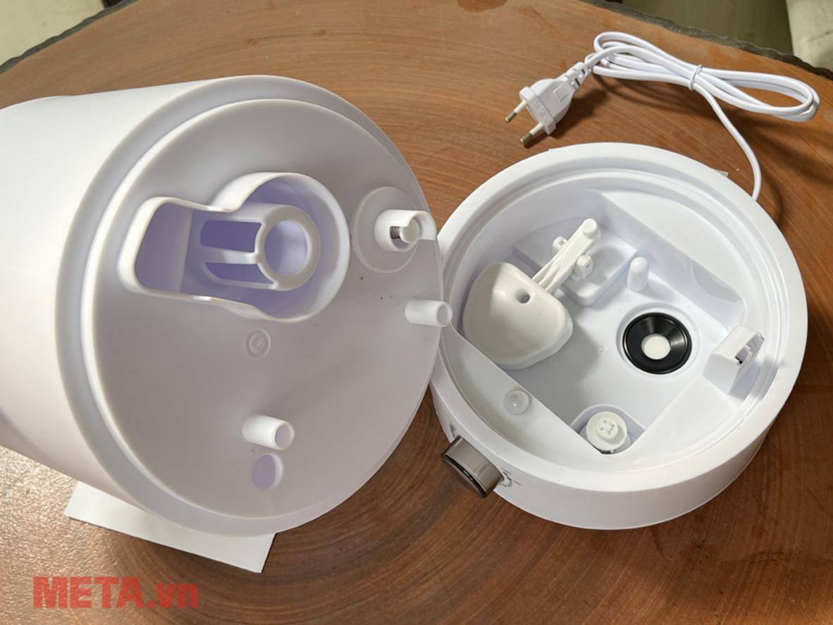 Khay tinh dầu và đèn báo màu giúp máy vừa thơm phòng vừa dễ quan sát.