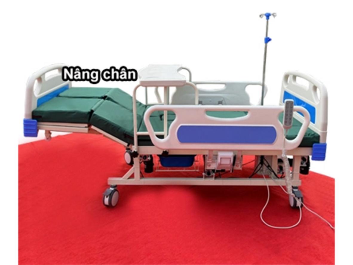 Chức năng nâng đầu, nâng chân và nghiêng người của Lucass GB-104 hỗ trợ chăm sóc tại nhà.