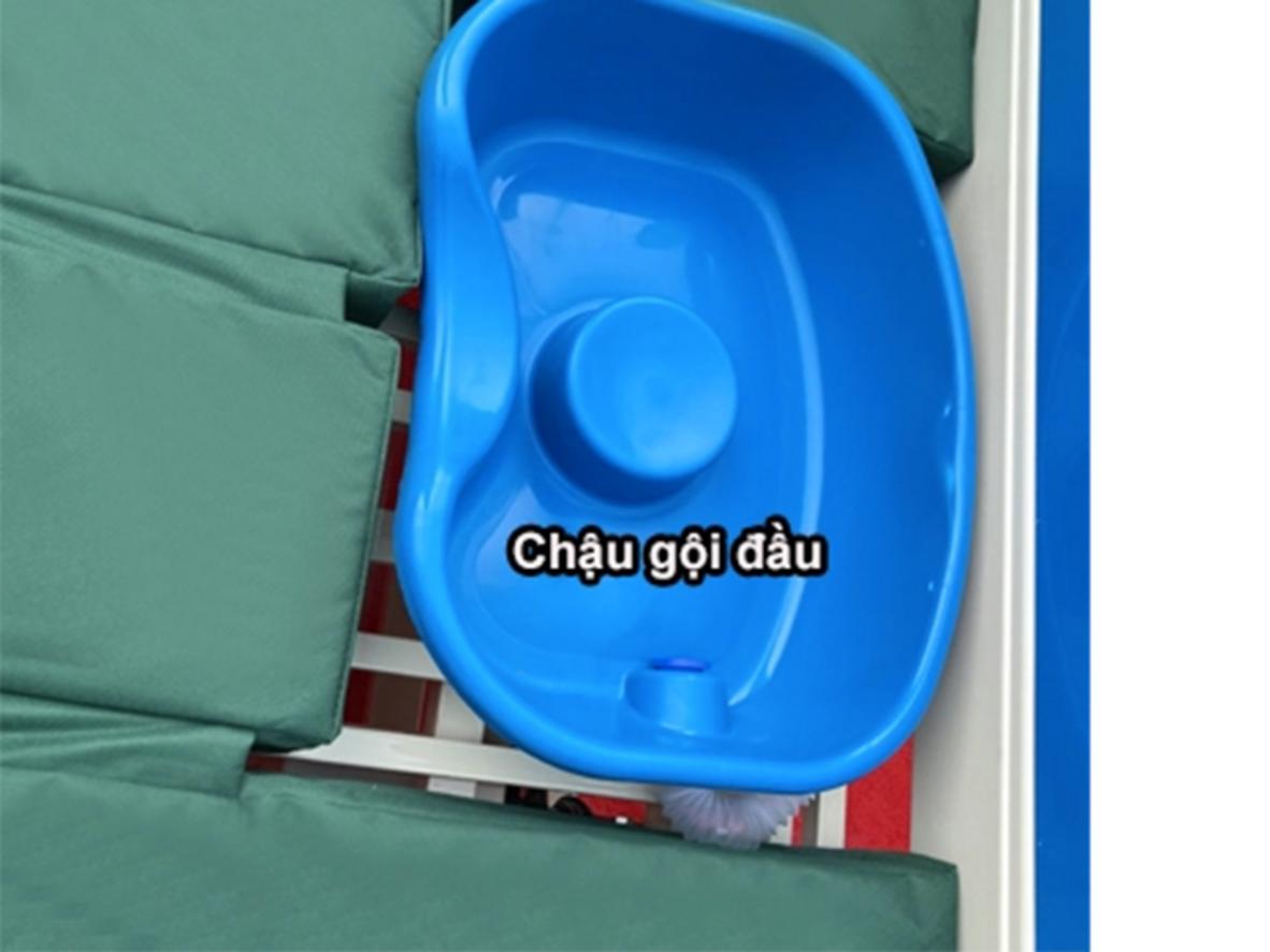 Lucass GB-104 hỗ trợ nâng hạ, nghiêng người và sử dụng bô vệ sinh thuận tiện.
