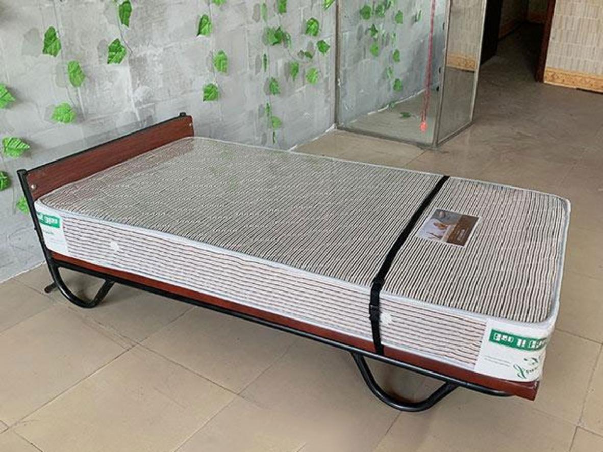 Cấu trúc GP-K20 với đệm lò xo dày 20cm và khung thép sơn từ tính.