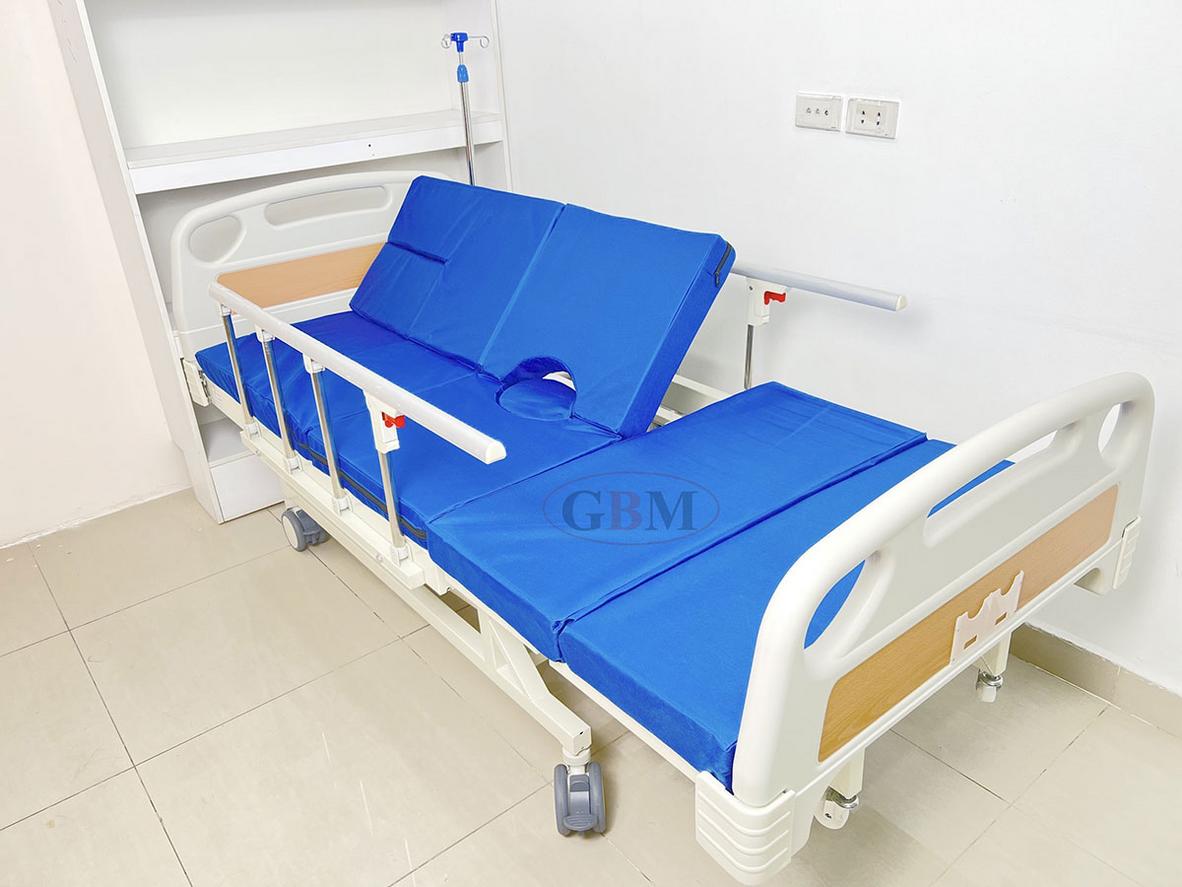 4 tay quay giúp người nhà điều chỉnh tư thế người bệnh linh hoạt hơn.