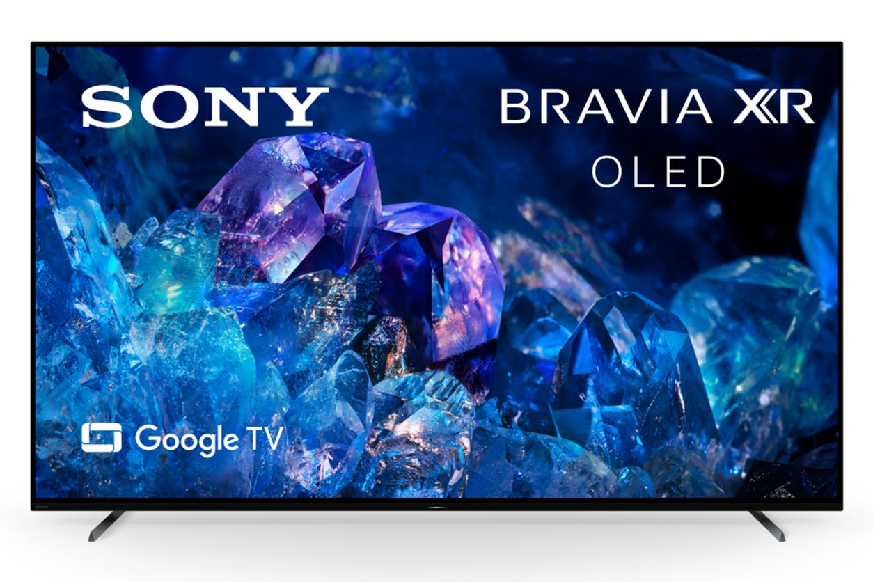 Google Tivi OLED Sony 4K 77 inch XR-77A80K trong phòng khách hiện đại, tôn lên màn hình OLED 77 inch và thiết kế viền mỏng.