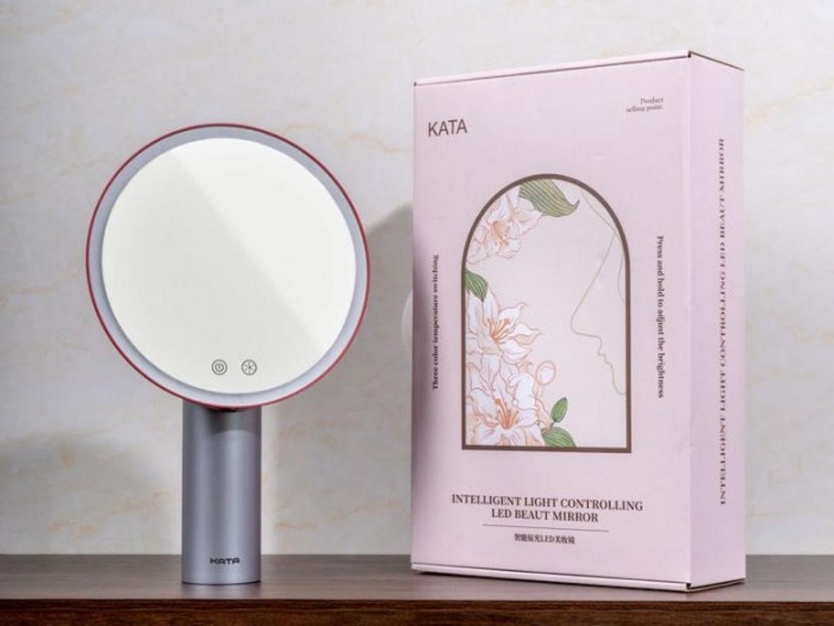 Ba chế độ ánh sáng của Kata Miro O2 giúp kiểm soát tone makeup linh hoạt hơn.