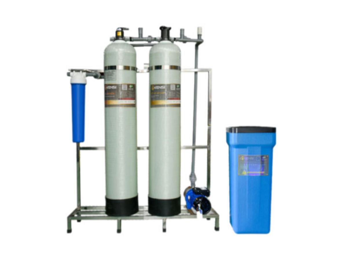 Hệ thống lọc nước tổng gia đình 2 cột Composite KS/LT/1000/MT/2C cho nước sinh hoạt sạch hơn, mềm hơn.