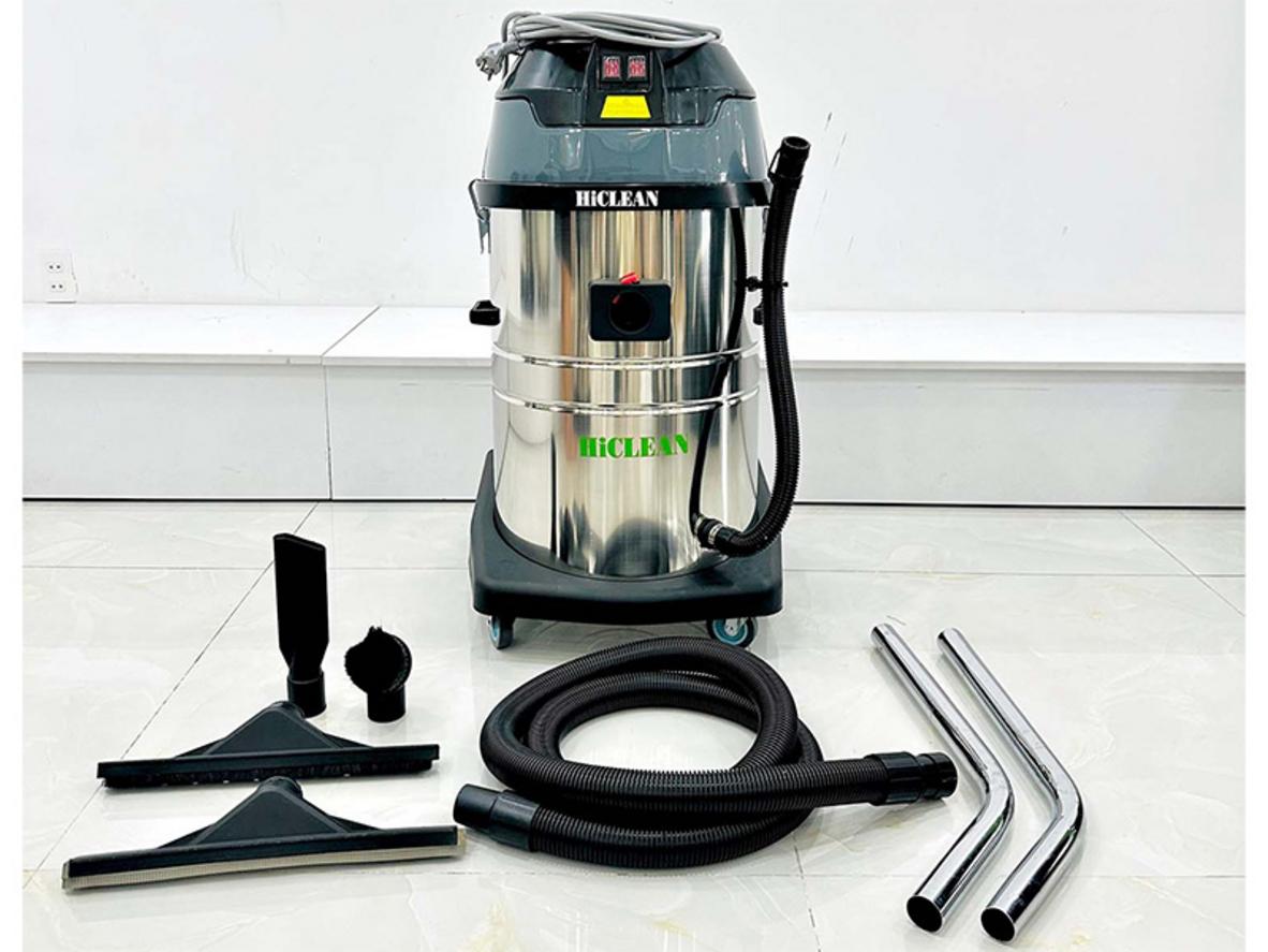 Thùng chứa 70L giúp kéo dài thời gian vận hành và giảm lần đổ rác.