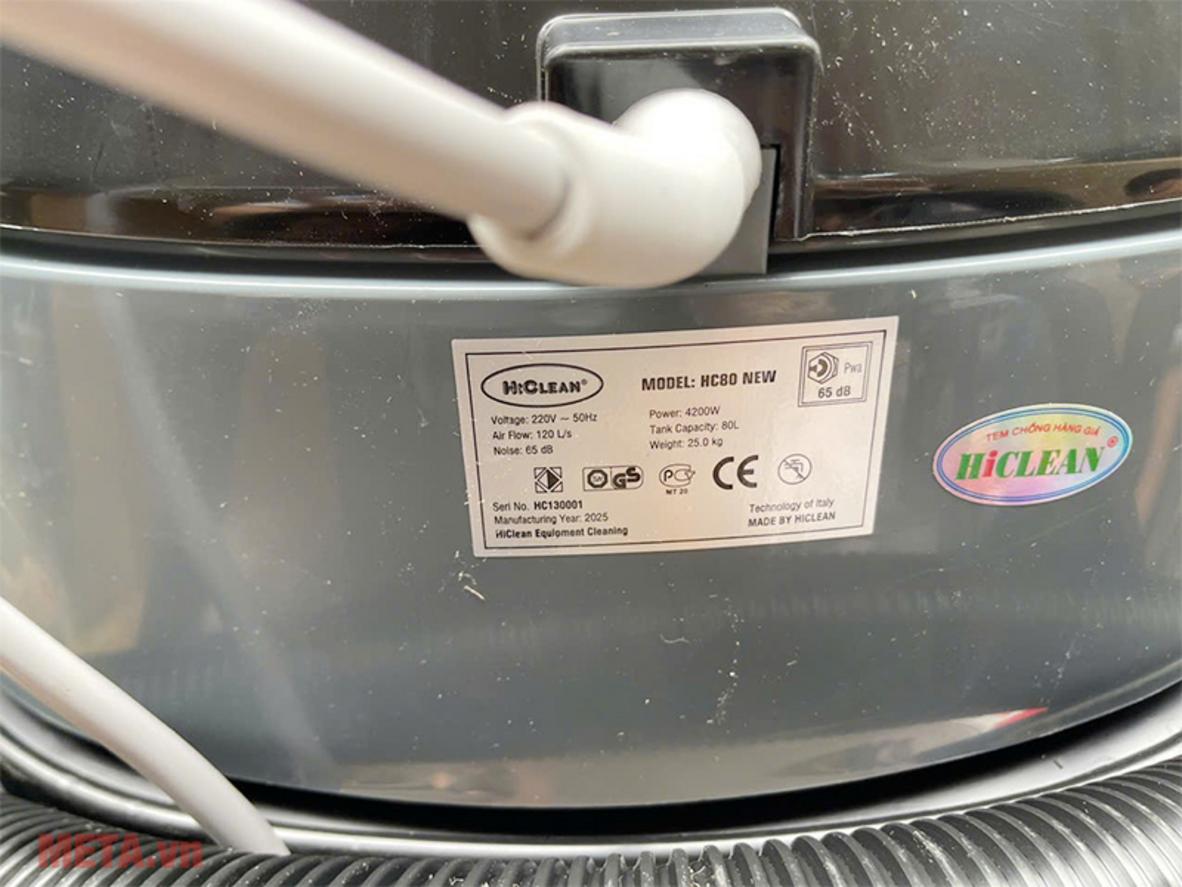 Bộ phụ kiện đầy đủ và dây 7m giúp HiClean HC80 New linh hoạt hơn khi vệ sinh.