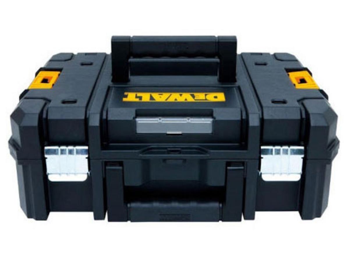 Hộp đựng dụng cụ điện Dewalt DWST17807 nhẹ 1.8kg nhưng chịu tải tới 30kg.