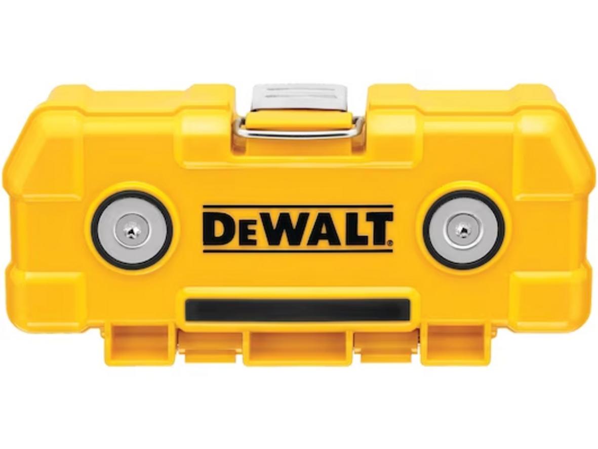 DeWalt DWMTC15 với hộp Magnetic Tough Case, 2 nam châm cường độ cao và móc treo tích hợp.