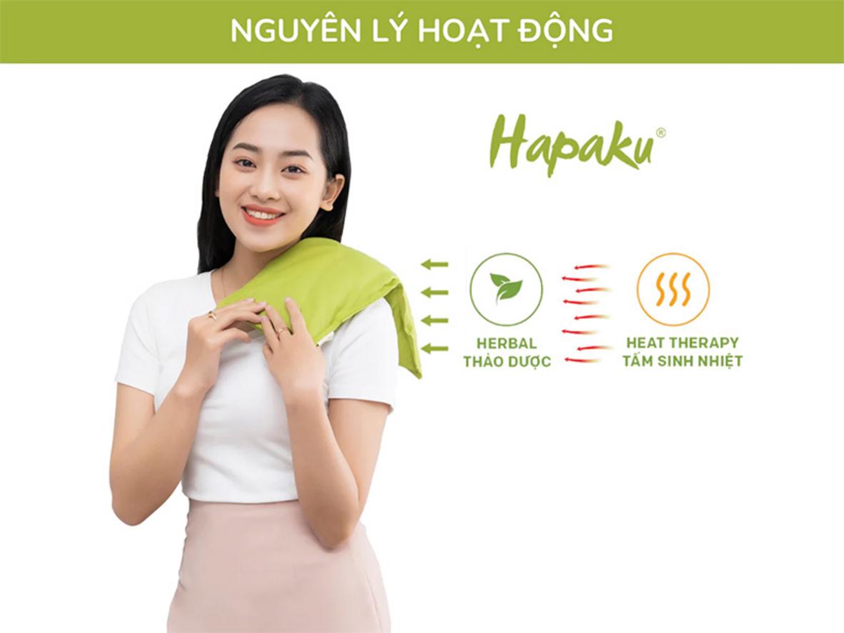 Cách dùng gối chườm Hapaku bằng lò vi sóng 800W trong 2-3 phút.