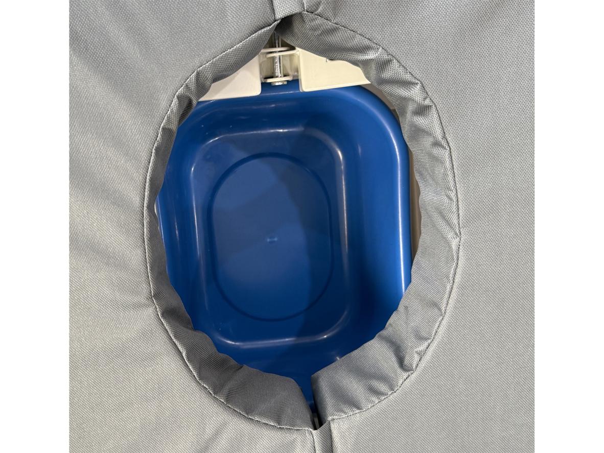 Khung thép sơn tĩnh điện và tải trọng 300kg giúp GBM-091EB vận hành ổn định trong thời gian dài.