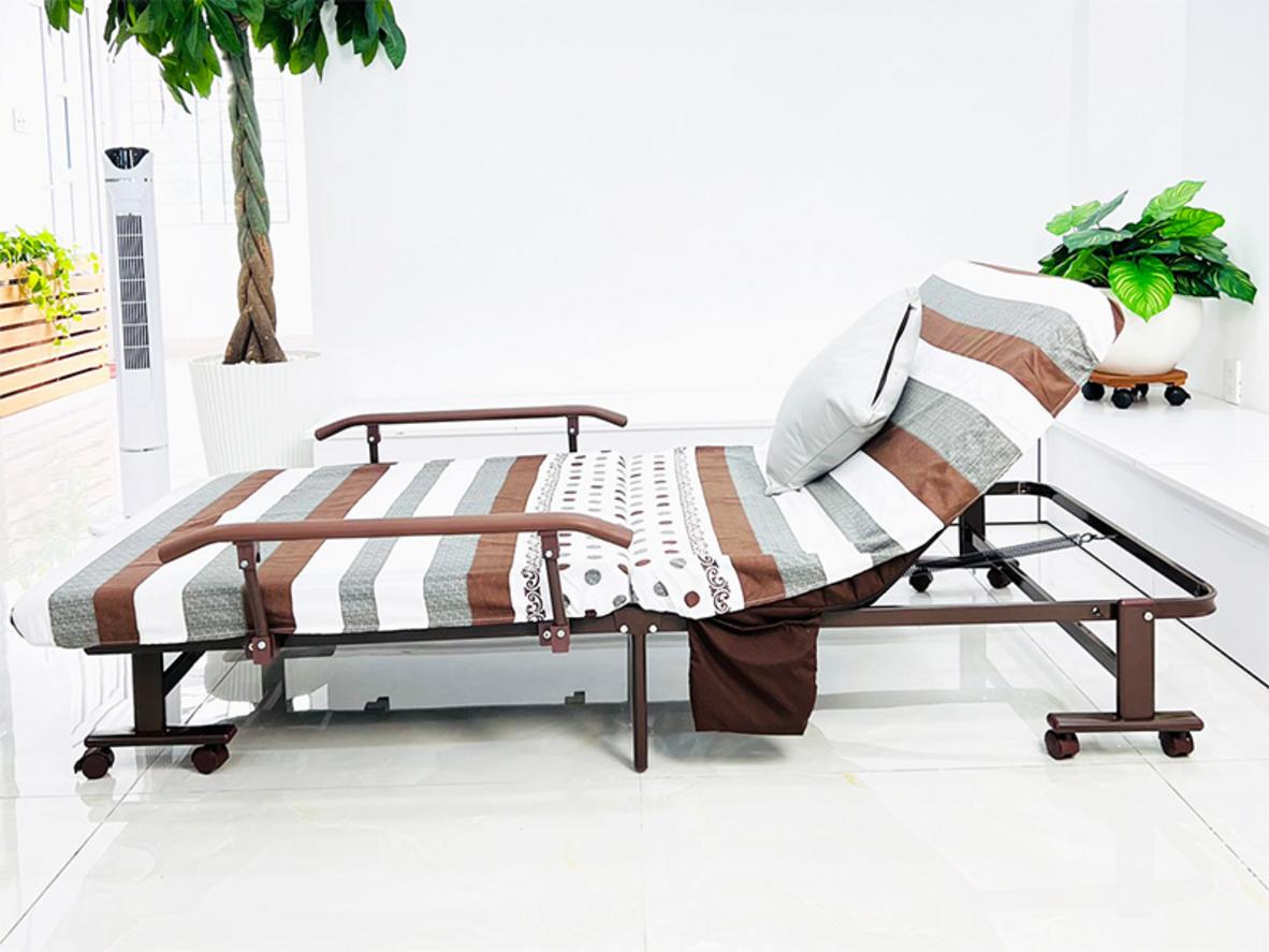 Khung thép sơn tĩnh điện giúp Sumika 339 chắc chắn và ổn định trong quá trình sử dụng.