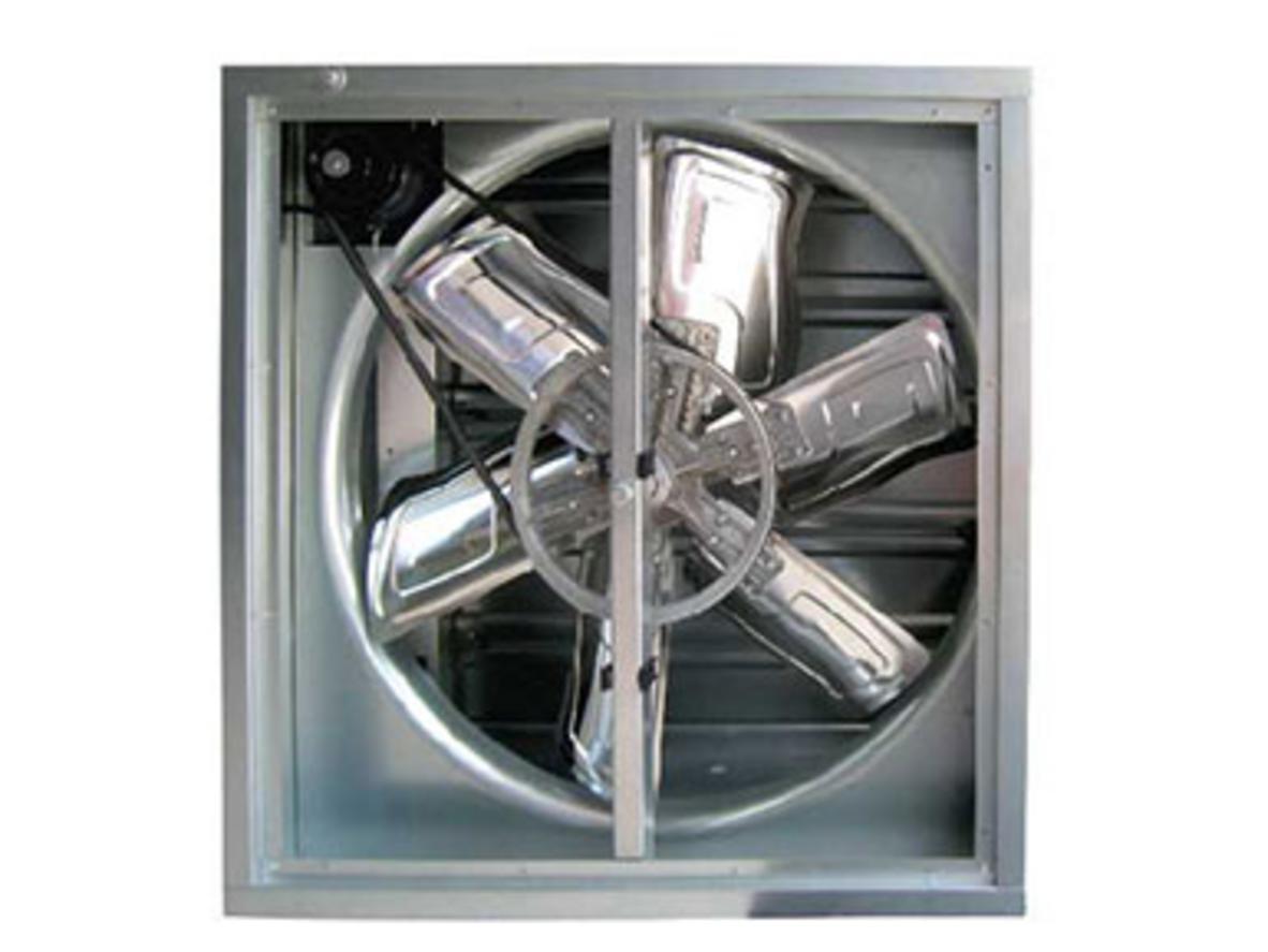 Khung vuông 1060x1060x350mm giúp quạt lắp gọn và hút gió hiệu quả.