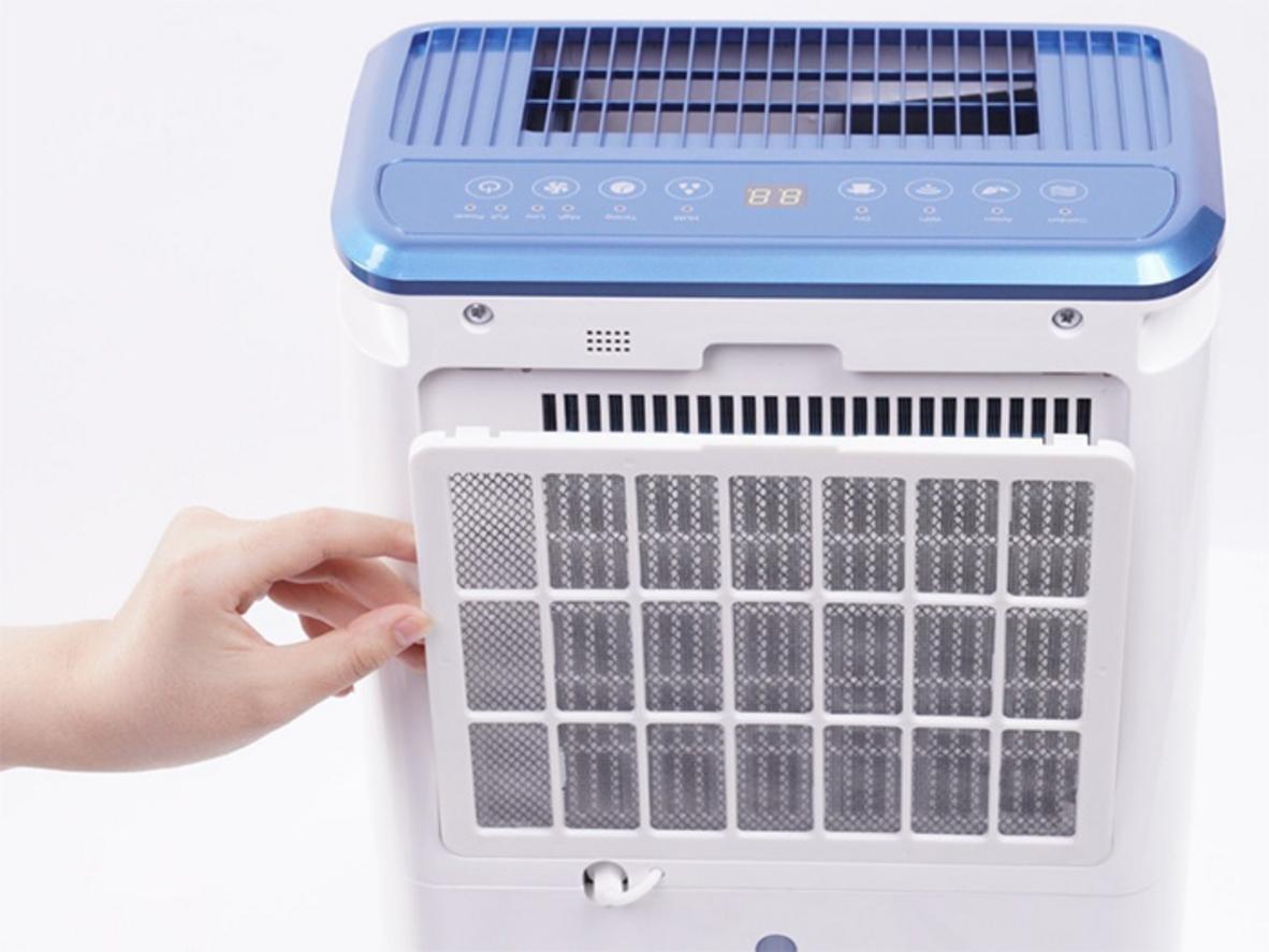 Công suất hút ẩm 12 lít/ngày, lưu lượng gió 110 m³/h cho phòng 10–40 m²