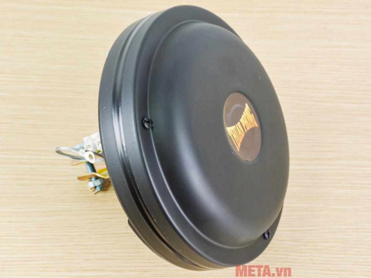 Cánh nhựa ABS của KTP 15 nhẹ, dễ lau chùi và phù hợp không gian dùng thường xuyên.