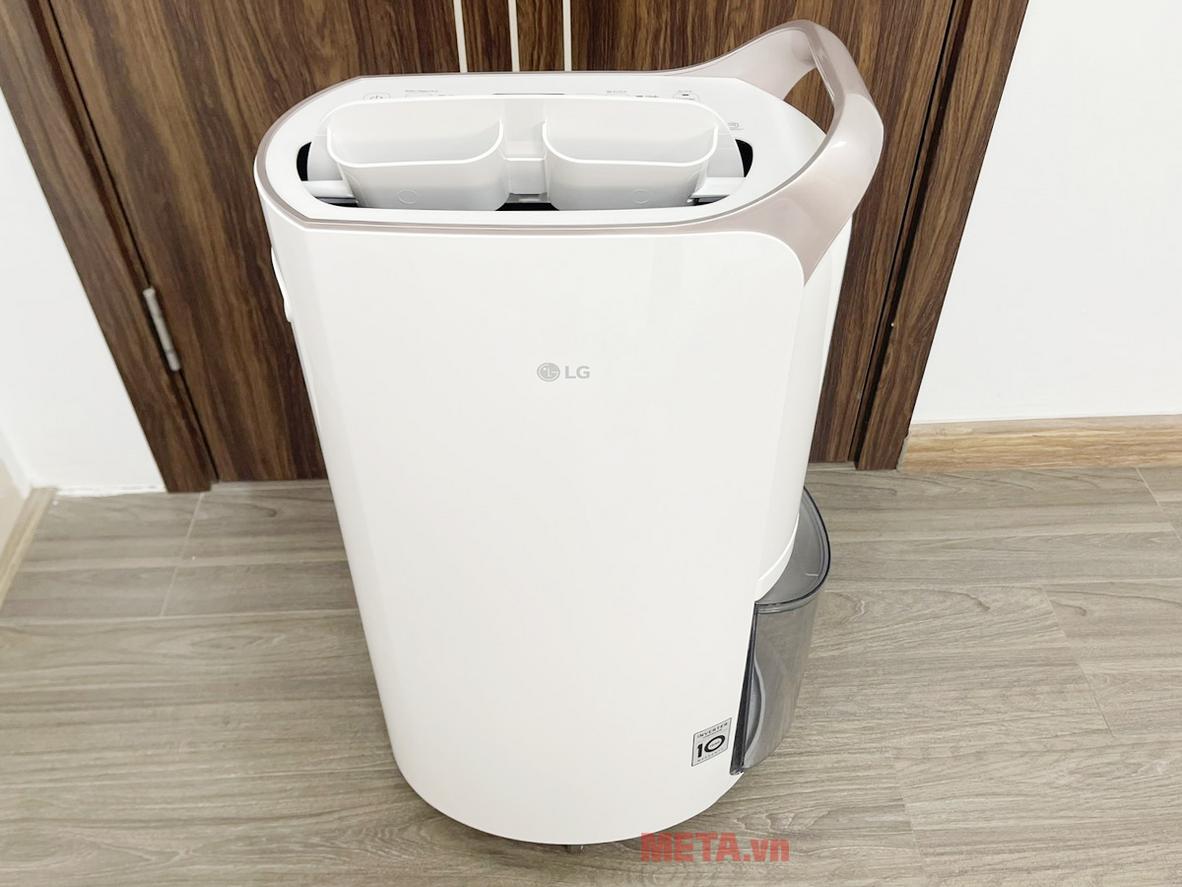 LG ThinQ giúp điều khiển máy hút ẩm từ xa thuận tiện.