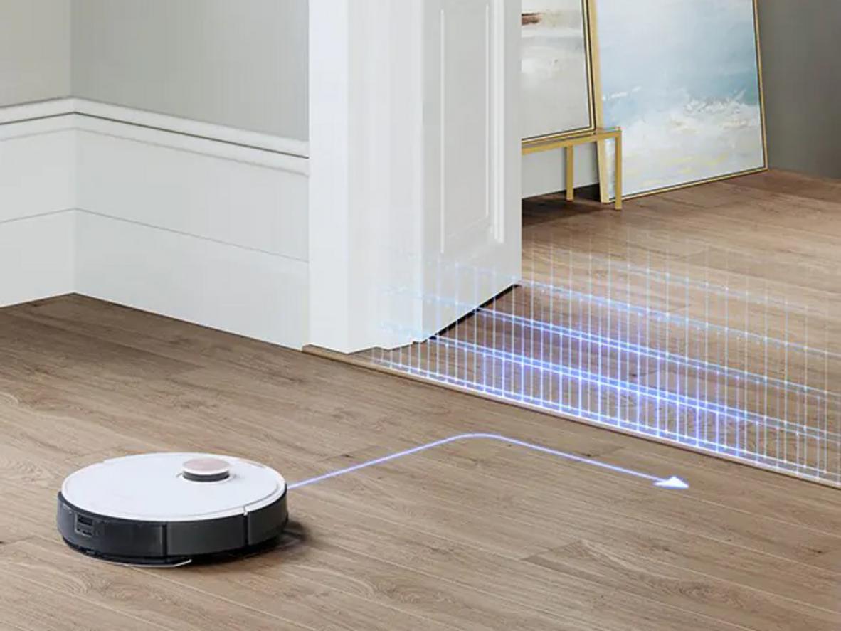 Ecovacs Deebot N8 Plus vừa hút bụi vừa lau sàn với lực hút 2300Pa.