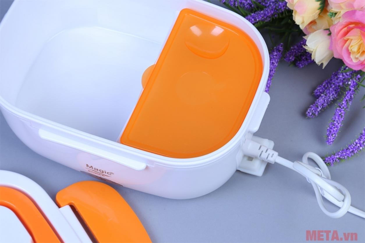 Magic A03 40W dùng nguồn 220V/50Hz, dễ hâm nóng bữa trưa ở văn phòng.