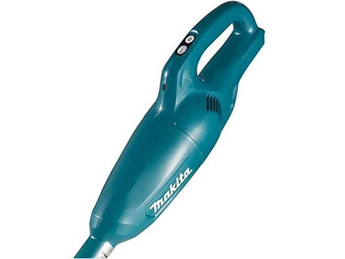 Makita CL108FDZ xử lý bụi nhanh trên sofa, cầu thang và xe hơi nhờ thiết kế không dây.