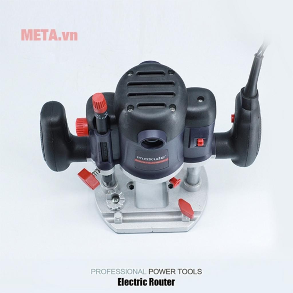 Công suất 1200W giúp Makute ER003 phay ổn định hơn trong ca làm việc dài.