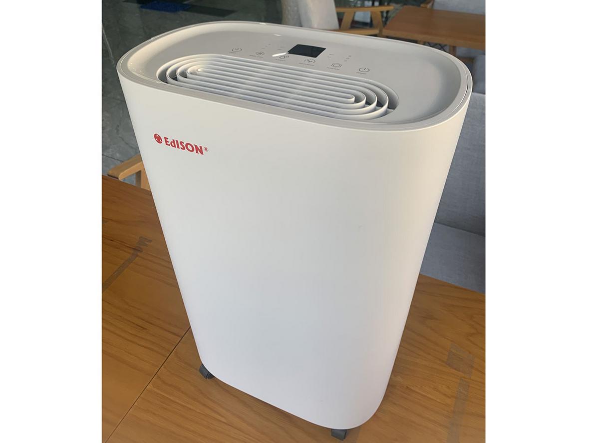 Thông số nổi bật của Máy hút ẩm Edison ED-27BE: 27 lít/ngày, 135 m3/h, 425W.