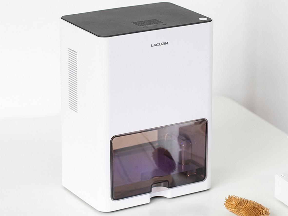 Máy hút ẩm Lacuzin LCZ100WT 3 lít phù hợp cho phòng nhỏ 10m2, vận hành êm và tiết kiệm điện.