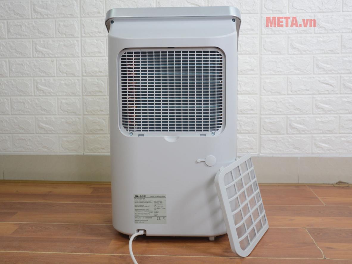 Máy hút ẩm Sharp DW-D20A-W (50m2) cho phòng ngủ, phòng khách và văn phòng nhỏ.
