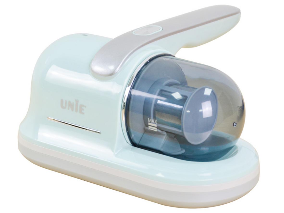 Máy hút bụi chăn đệm UNIE UMV62 giúp làm sạch sâu nệm, chăn ga và sofa trong gia đình.