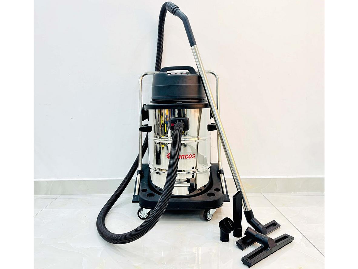 Máy hút bụi công nghiệp Sancos 3238W - 77 lít với 3 motor, thùng inox và lực hút mạnh cho nhà xưởng.