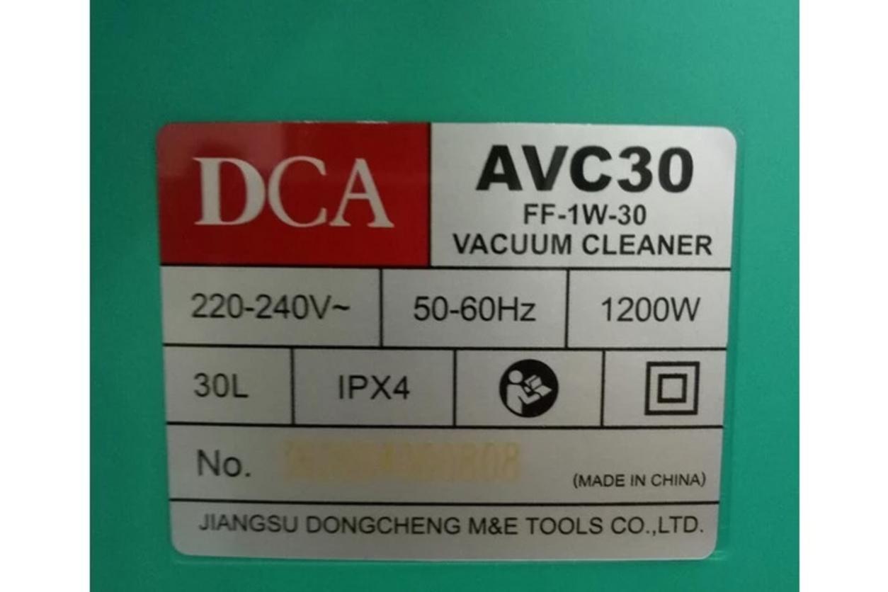 Máy hút bụi công nghiệp DCA AVC30 30 lít, 1.200W phù hợp cho nhu cầu hút khô và ướt.