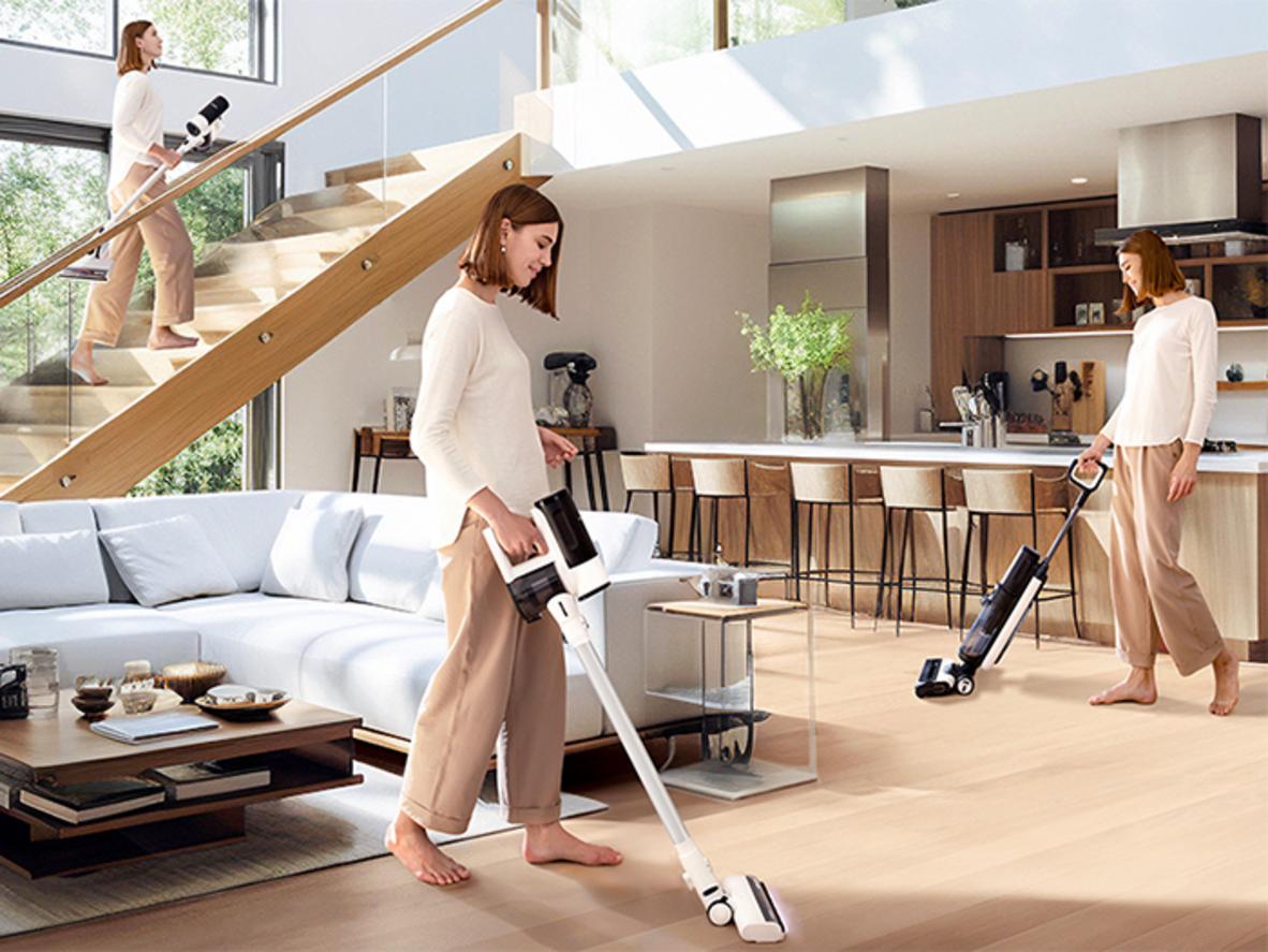Bộ phụ kiện đa năng của Tineco Floor One Switch S7 giúp dọn sàn và hút bụi cầm tay trong một bộ sản phẩm.