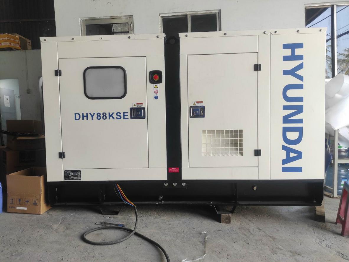 Thông số chính của máy phát điện Hyundai DHY88KSE: 80 kVA, 88 kVA, 400V/230V, 50Hz.