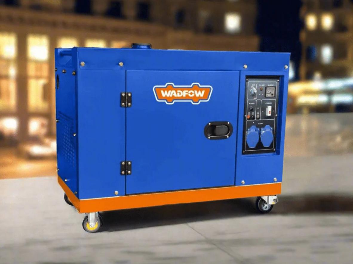 Động cơ diesel 11HP và củ phát dây đồng giúp máy vận hành bền bỉ, ổn định hơn khi chạy tải dài.