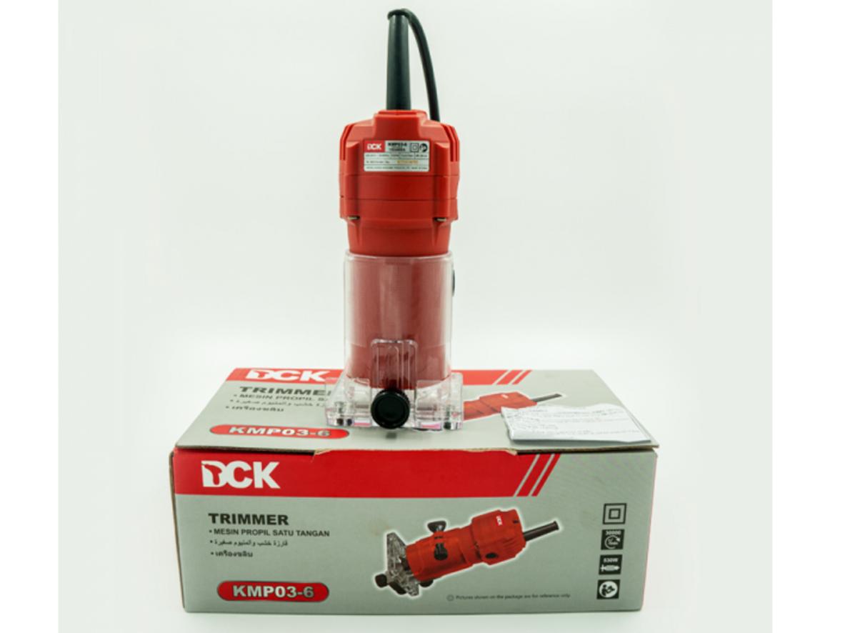 Công suất 530W giúp DCK KMP03-6 xử lý tốt các đường phay cơ bản.
