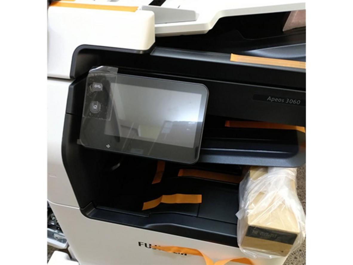 Màn hình cảm ứng 7 inch và kết nối linh hoạt giúp Apeos 3060 dễ vận hành hơn.