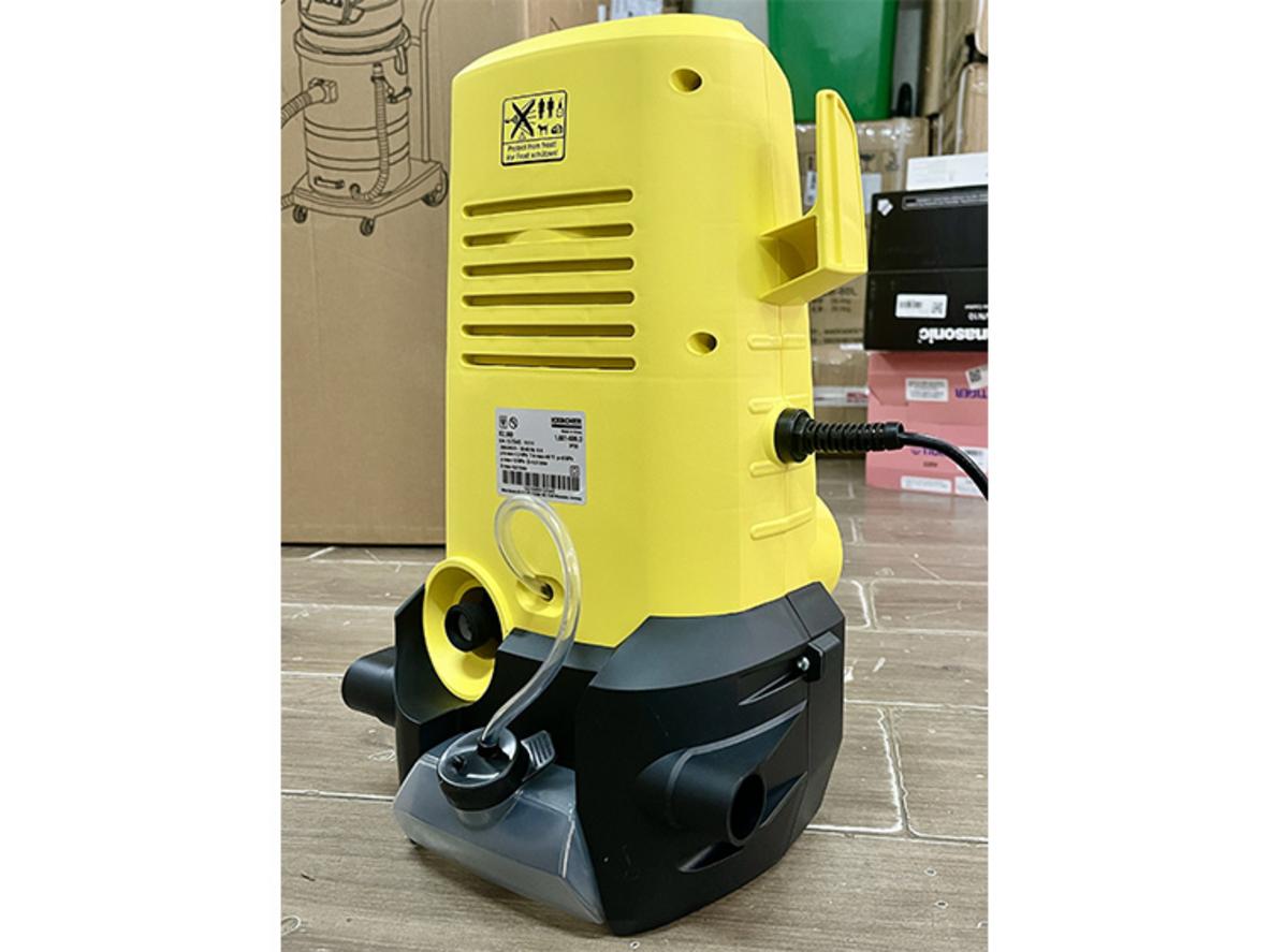 Máy phun áp lực Karcher K2 360 gọn nhẹ, phù hợp rửa xe và vệ sinh quanh nhà.