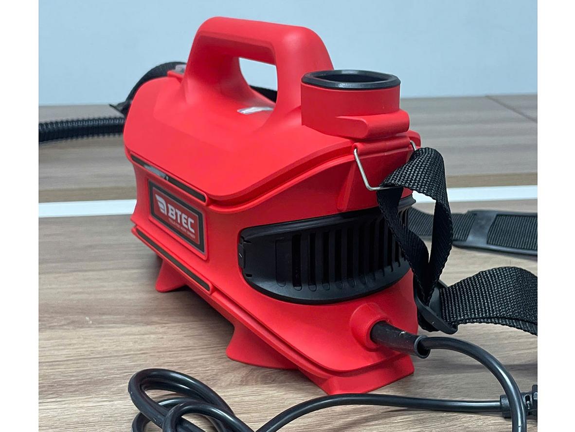 Công suất 700W giúp máy phun ổn định và kiểm soát lớp sơn tốt hơn.